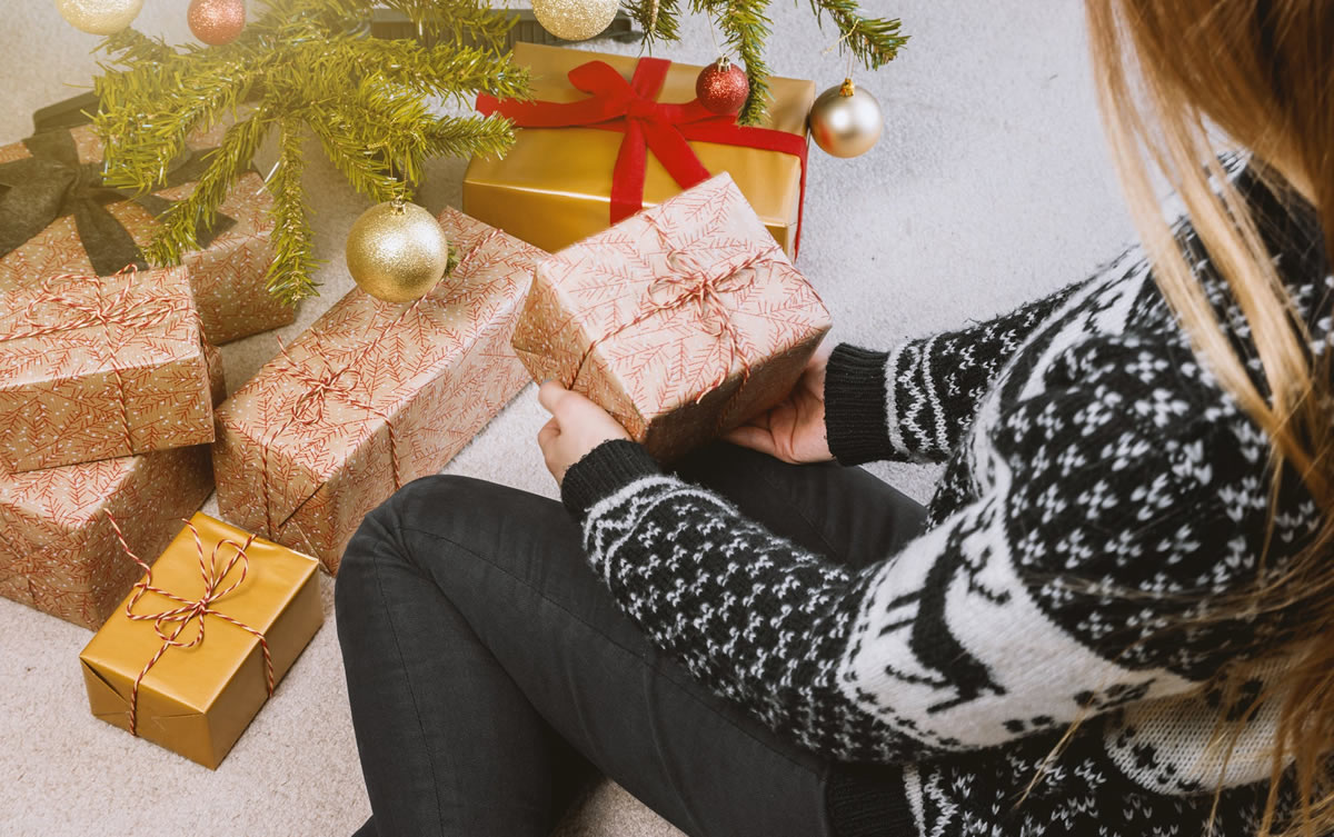 Regali Per Lei Di Natale.Regali Di Natale Per Lei Cosa Scegliere Per Sorprenderla E Renderla Felice Targatocn It