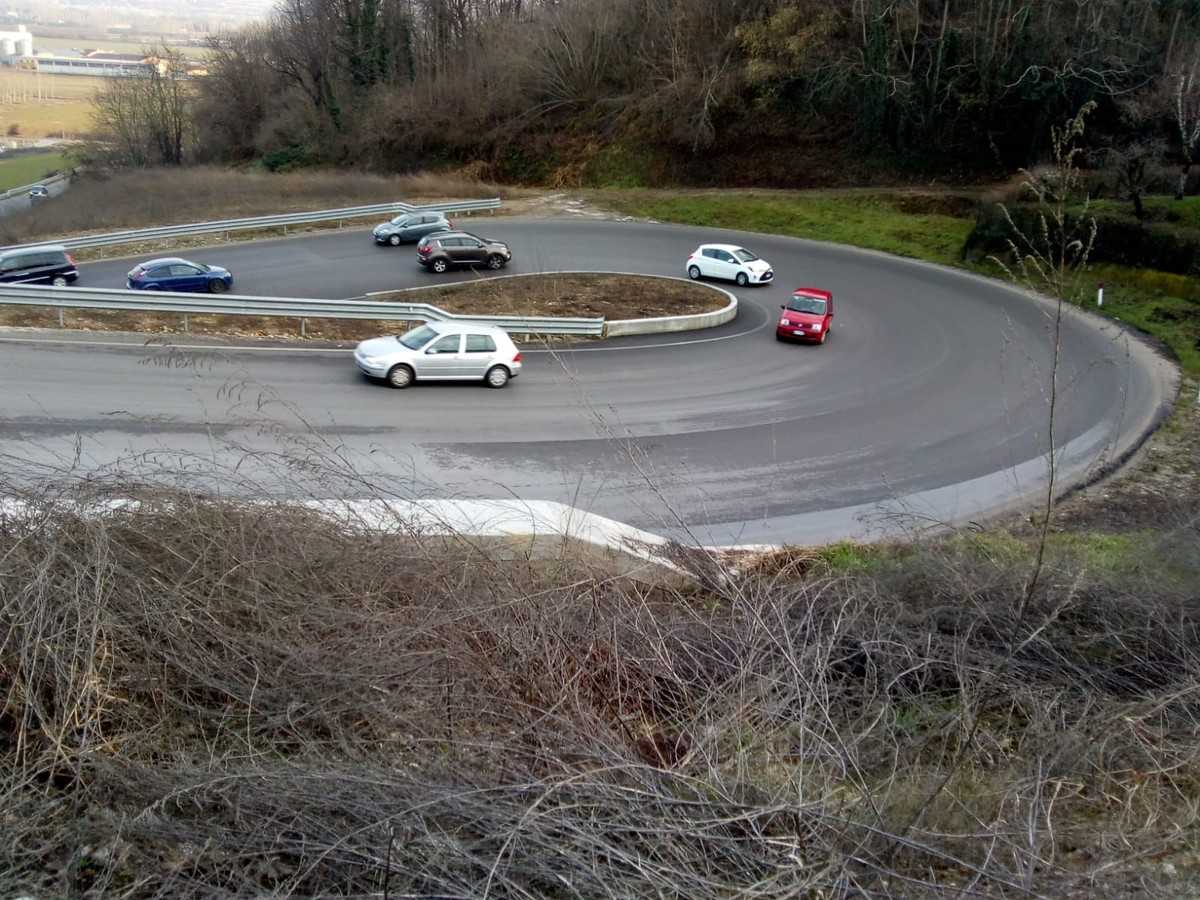 Cherasco Bene I Lavori Per Rifarne I Tornanti Ma La Salita Del Bergoglio Rimane Una Strada Pericolosa Targatocn It