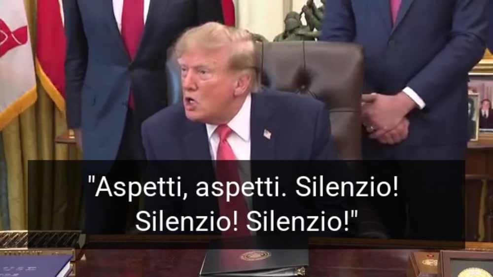 Trump ringhia alla giornalista: "Silenzio! Sei una persona disturbata"