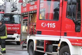 Roma, incendio in appartamento: morta una donna di 70 anni Roma, incendio in appartamento: morta una donna di 70 anni