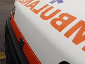 Otranto, si butta in mare per salvare figli di 8 anni e ha malore: morto 54enne Otranto, si butta in mare per salvare figli di 8 anni e ha malore: morto 54enne