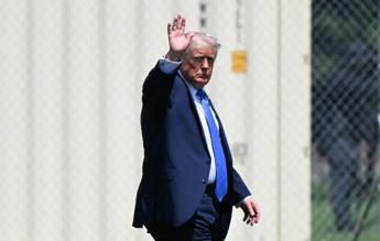 Trump in California, uomo armato arrestato prima dell'arrivo del presidente Trump in California, uomo armato arrestato prima dell'arrivo del presidente