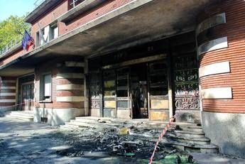 Francia, scuola ancora in tilt: 500 licei chiusi dopo protesta violenta