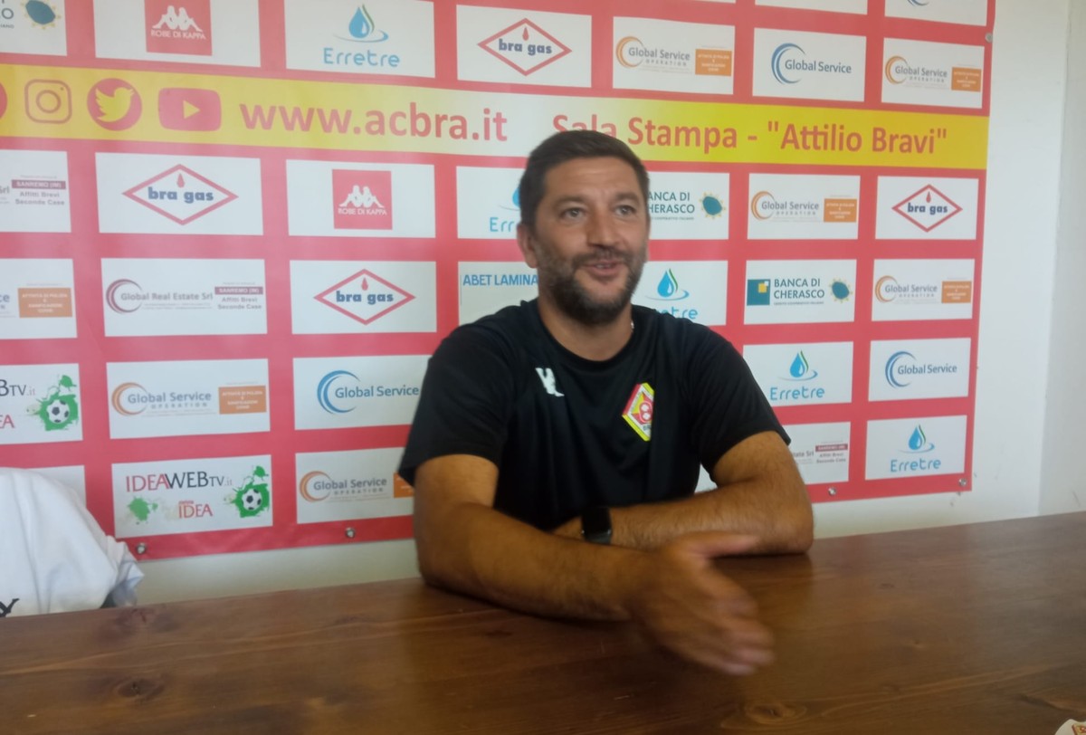 Calcio Serie D. A Bra arriva la Sanremese, Floris: “Ci sarà da battagliare, parola d’ordine equilibrio” Calcio Serie D. A Bra arriva la Sanremese, Floris: “Ci sarà da battagliare, parola d’ordine equilibrio”