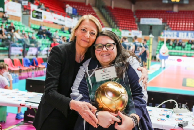 Alumna Brigitte Laganière among first players to sign with