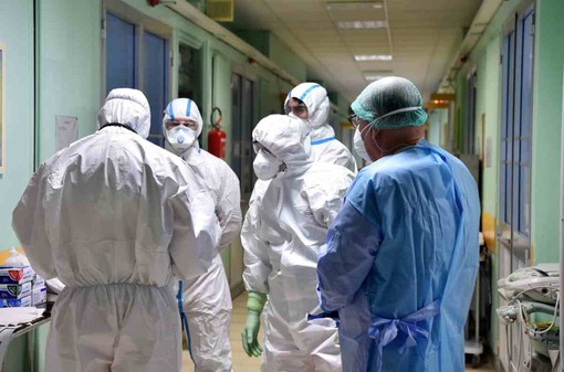Congedi e ferie del personale sanitario nell'emergenza Covid: la Regione sospende il blocco