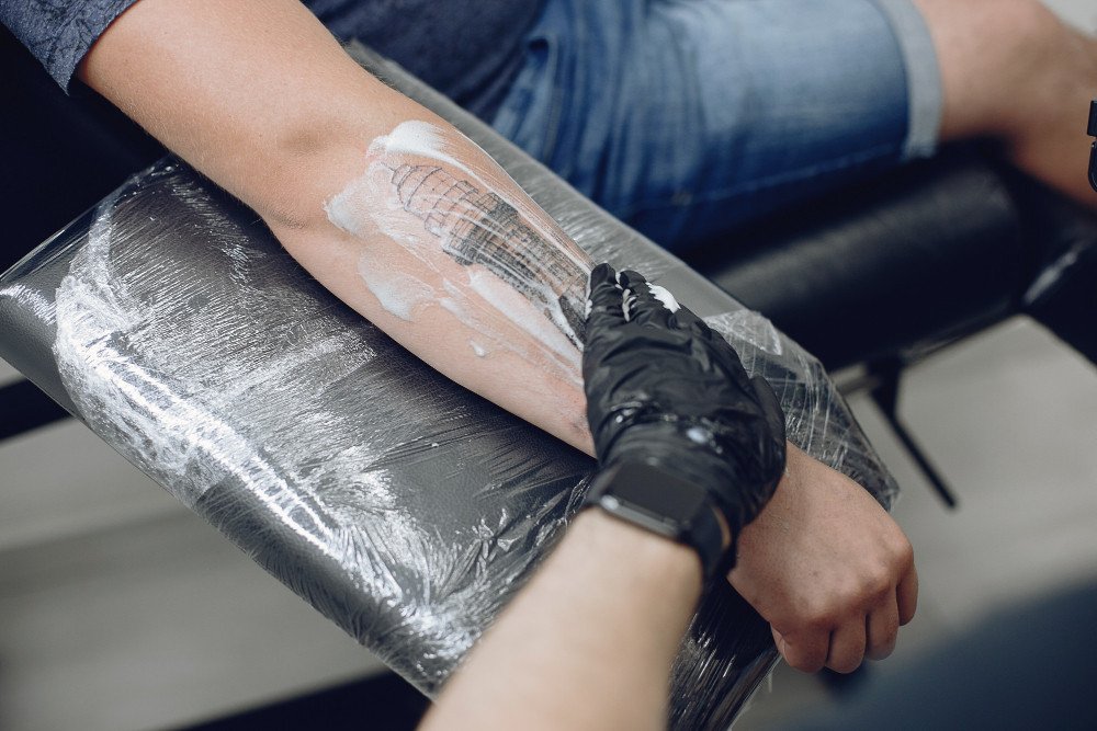 Cura del tatuaggio: tutto quello che devi sapere per tattoo sempre  brillanti 