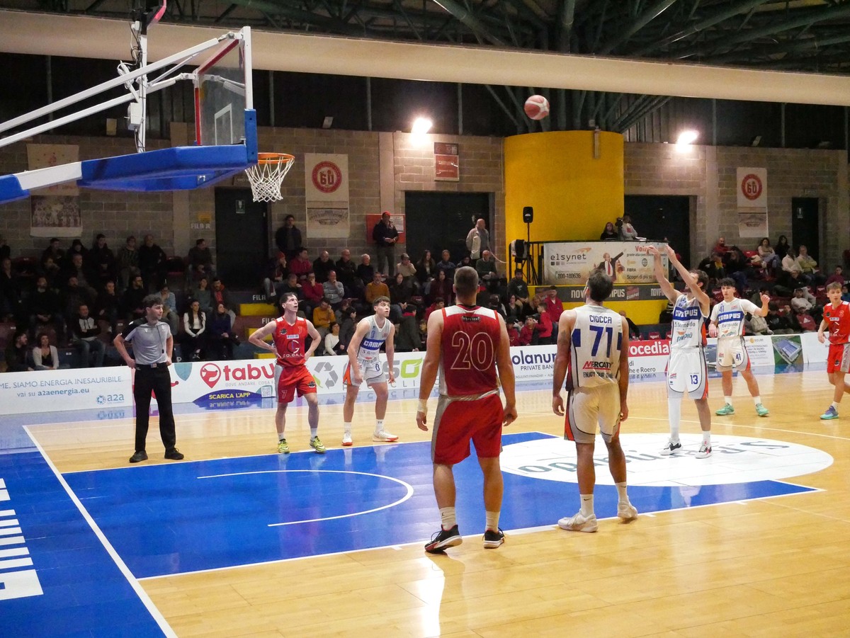 Basket Serie C: la S. Bernardo Campus vince il derby con Savigliano ed aggancia la vetta della classifica Basket Serie C: la S. Bernardo Campus vince il derby con Savigliano ed aggancia la vetta della classifica