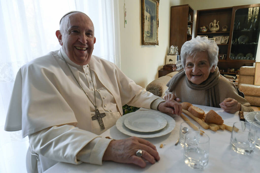 Spiraglio di luce per Papa Francesco: sciolta la prognosi Spiraglio di luce per Papa Francesco: sciolta la prognosi