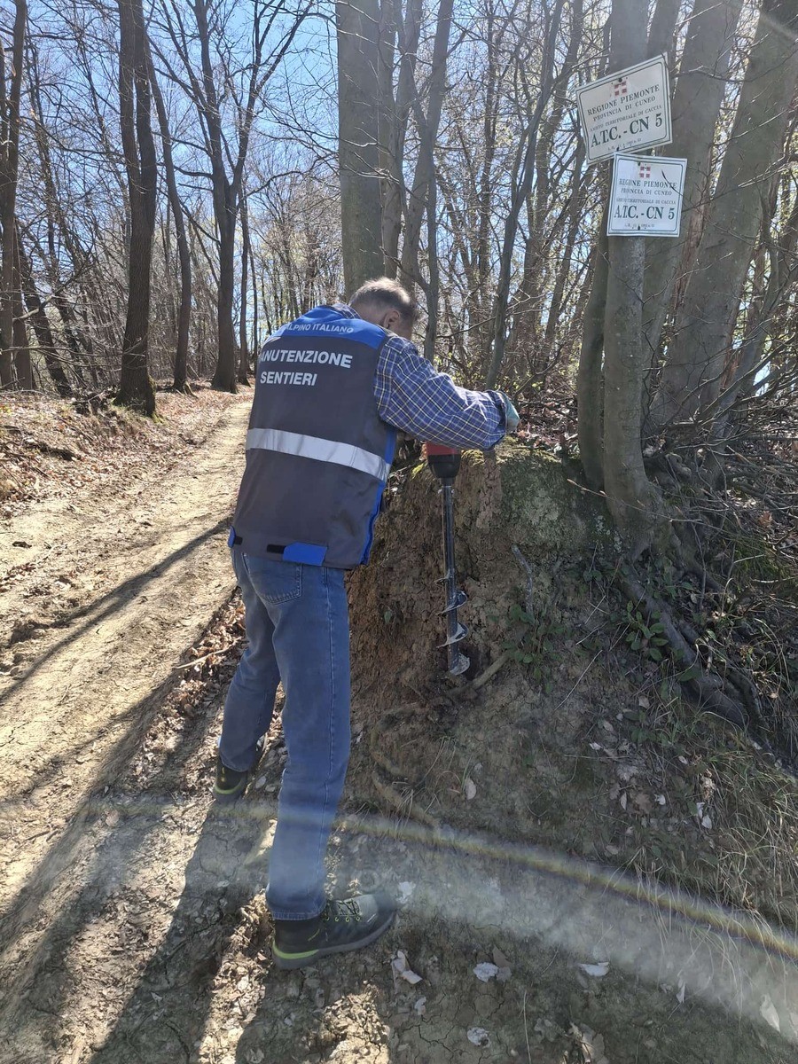 Il Cai Alba struttura la stagione dei sentieri tra lavoro sul territorio e camminate Il Cai Alba struttura la stagione dei sentieri tra lavoro sul territorio e camminate