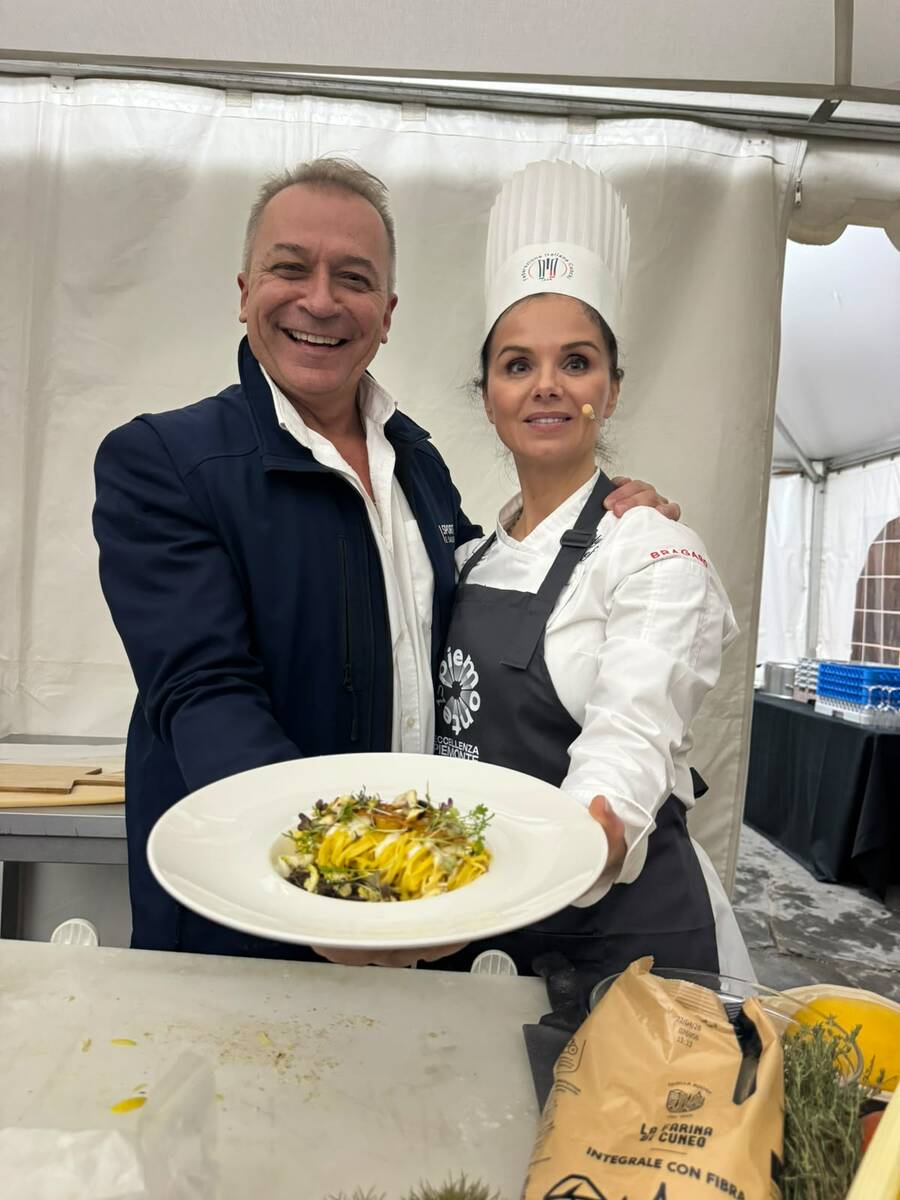 L'assessore regionale Paolo Bongioanni e la chef cuneese Silvana Musej L'assessore regionale Paolo Bongioanni e la chef cuneese Silvana Musej