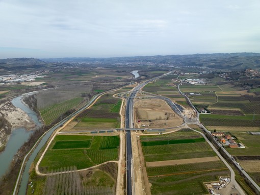 L’autostrada Asti-Cuneo dismette la barriera di Govone: da marzo entrerà in funzione il sistema di pagamento “free flow” L’autostrada Asti-Cuneo dismette la barriera di Govone: da marzo entrerà in funzione il sistema di pagamento “free flow”