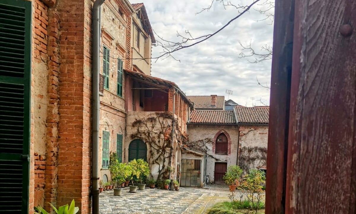 “Bastioni e giardini di Busca – Le vecchie mura raccontano” nella visita guidata di venerdì 25 aprile