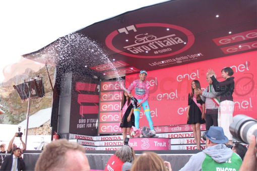 Nibali festeggia a Sant'Anna di Vinadio