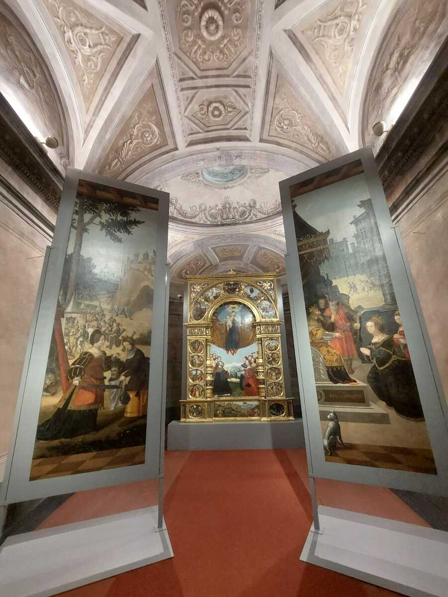 La pala di Pddone Pascale, al Palazzo dei Vescovi, in via Maghelona a Saluzzo