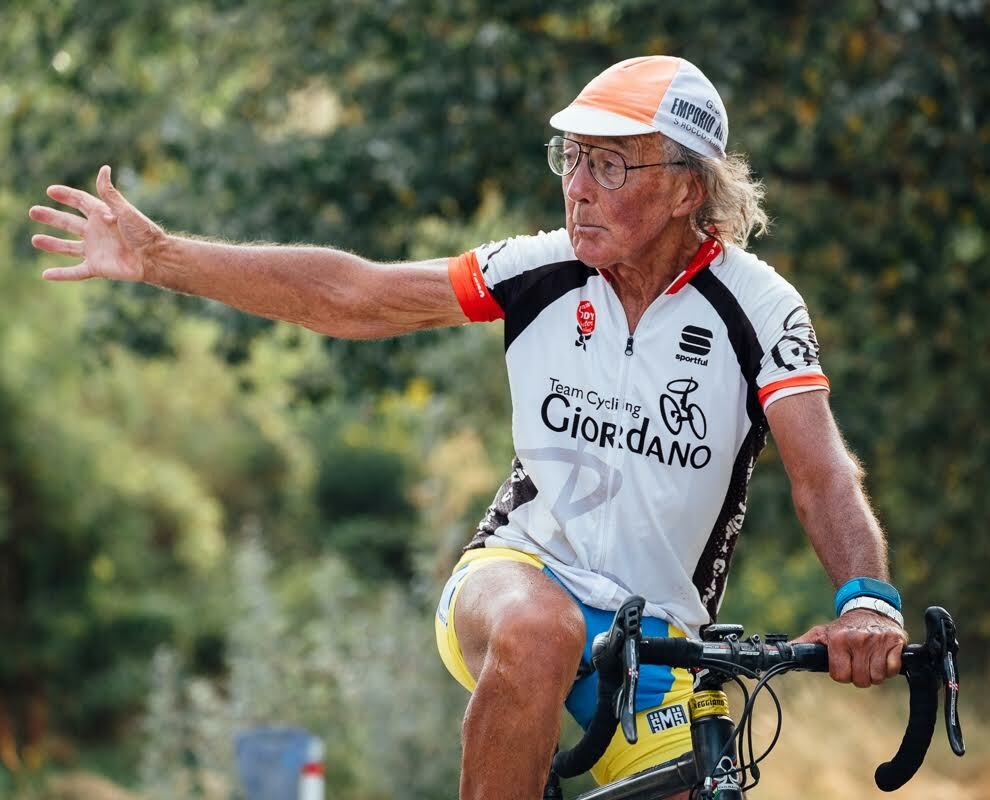 Ha percorso 2,3 milioni di chilometri sulle due ruote: venerdì l'addio al prof ciclista Ha percorso 2,3 milioni di chilometri sulle due ruote: venerdì l'addio al prof ciclista
