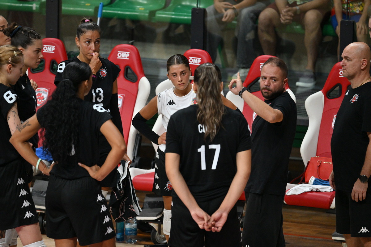 VOLLEY FEMMINILE / Derby di prestagione per Granda Volley: un set vinto nell'allenamento congiunto con Novara