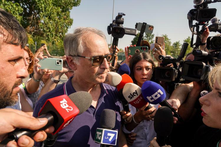 Mario Roggero all'arrivo in carcere, nel luglio scorso (foto Adnkronos) Mario Roggero all'arrivo in carcere, nel luglio scorso (foto Adnkronos)