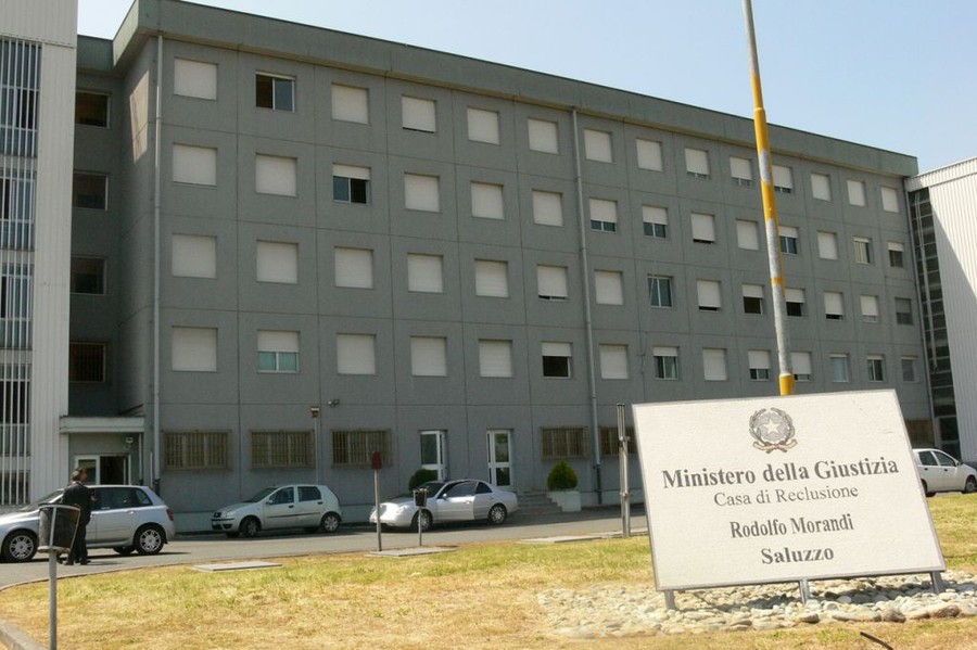 Detenuto nel carcere di Saluzzo ha preso a pugni un poliziotto penitenziario Detenuto nel carcere di Saluzzo ha preso a pugni un poliziotto penitenziario