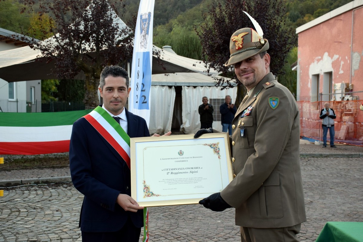 Il Comune di Bernezzo ha conferito la cittadinanza onoraria al 2° Reggimento alpini di Cuneo Il Comune di Bernezzo ha conferito la cittadinanza onoraria al 2° Reggimento alpini di Cuneo
