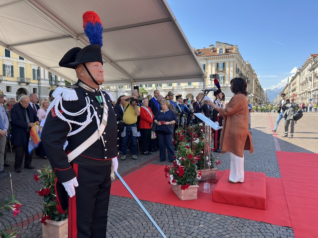 Domenica in piazza Galimberti la cerimonia per la Festa della ...