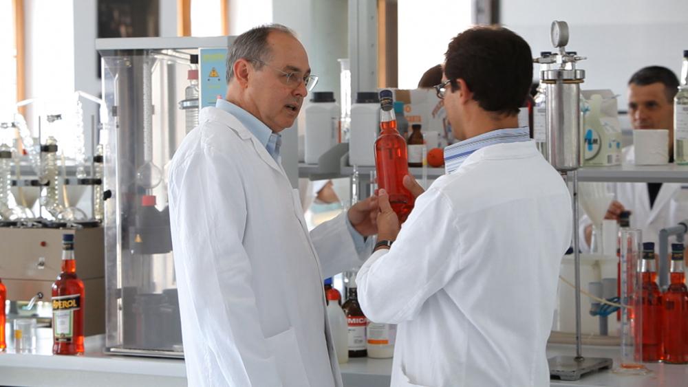 https://www.targatocn.it/fileadmin/archivio/targatocn/immagini/aperol_production_canale_plant_3.jpg https://www.targatocn.it/fileadmin/archivio/targatocn/immagini/aperol_production_canale_plant_3.jpg