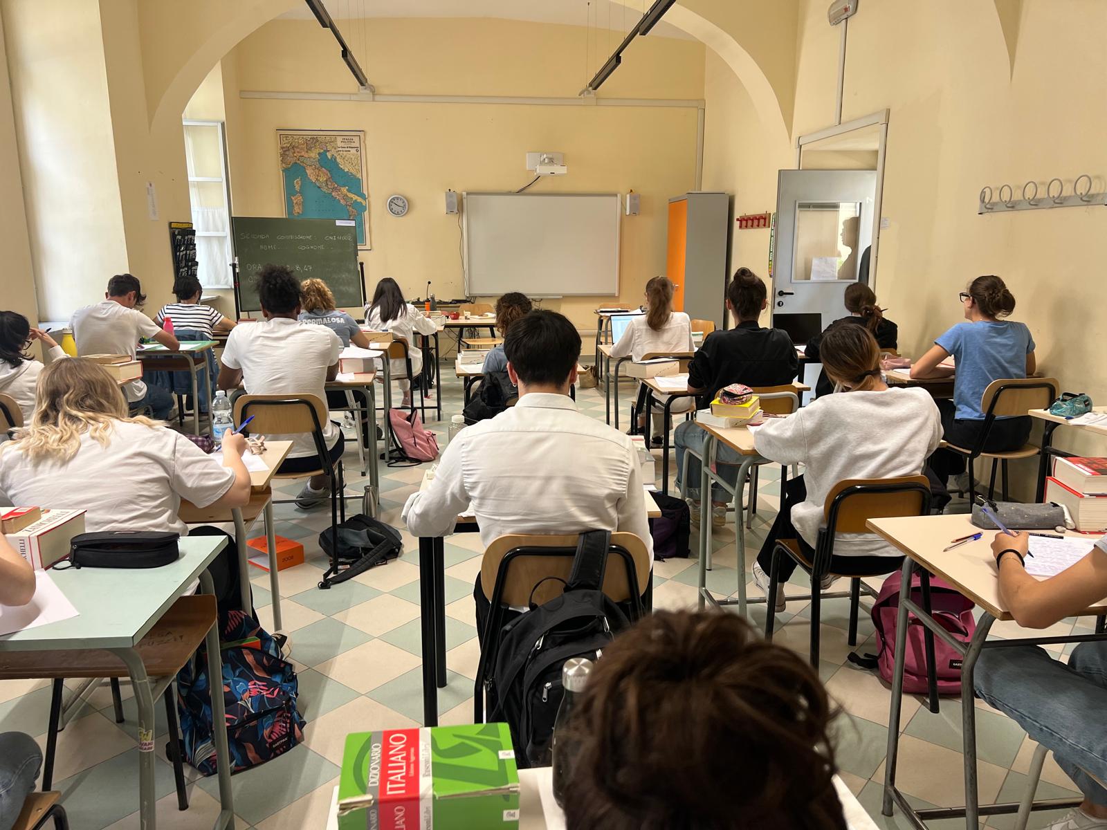 #maturità2025: ecco i volti dei 100 e 100 e lode della provincia Granda