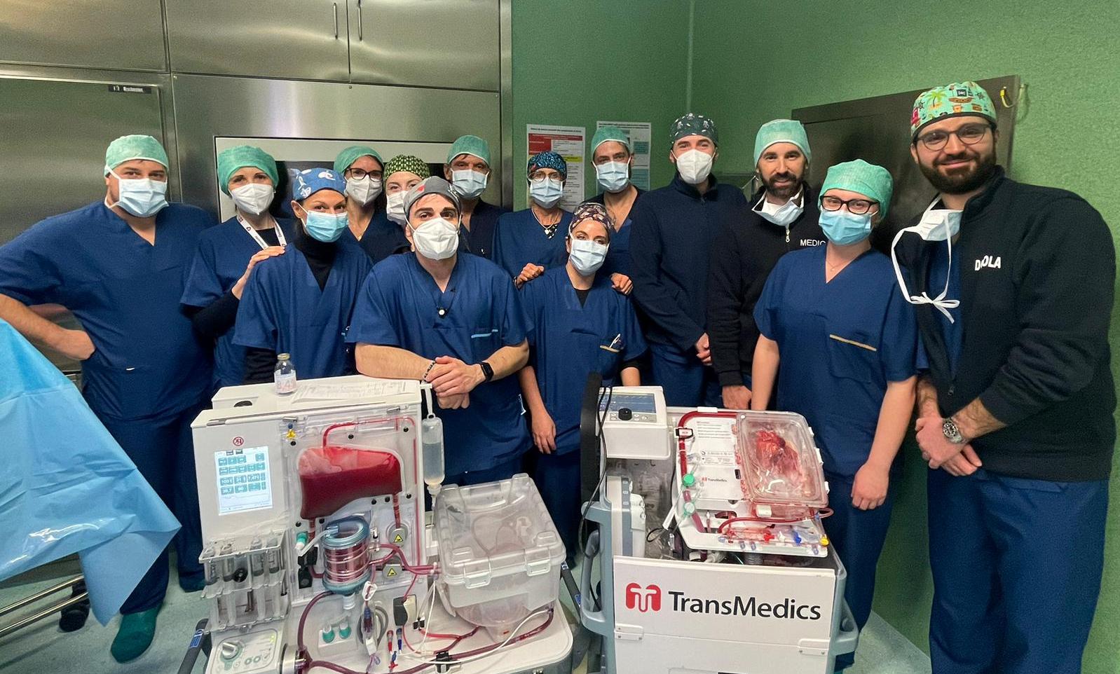 Da Cuneo a Torino, per il primo trapianto di cuore e fegato fuori dal corpo del donatore Da Cuneo a Torino, per il primo trapianto di cuore e fegato fuori dal corpo del donatore