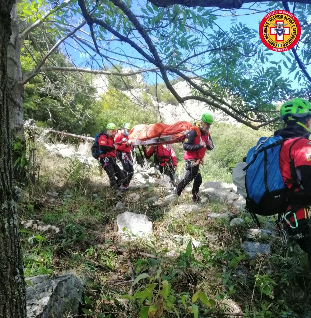 Cade nei boschi e si ferisce mentre raccoglie funghi con il marito a Valloriate Cade nei boschi e si ferisce mentre raccoglie funghi con il marito a Valloriate