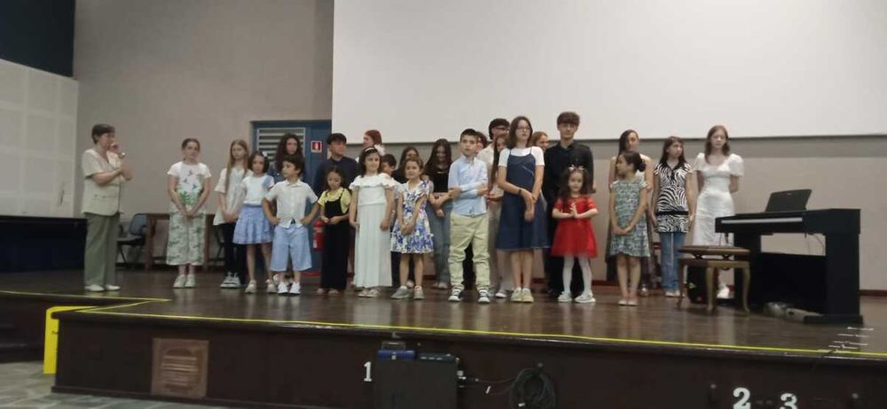 Bra, tempo di saggio al Polifunzionale G. Arpino con la scuola Musicando Bra, tempo di saggio al Polifunzionale G. Arpino con la scuola Musicando