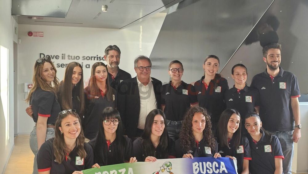Volley Busca vola in serie C, la festa e un tour speciale per le campionesse [VIDEO]