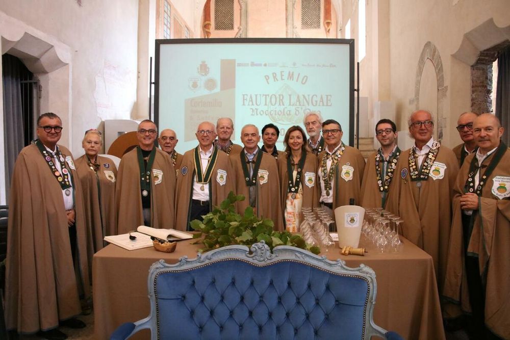 A Bergolo la "Dieta della Confraternita della Nocciola Tonda Gentile di Langa"