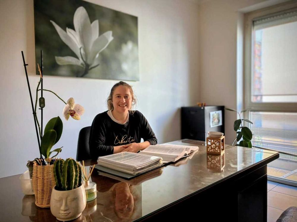 La dottoressa Francesca Cavedoni, psicologa e psicoterapeuta a orientamento cognitivo comportamentale