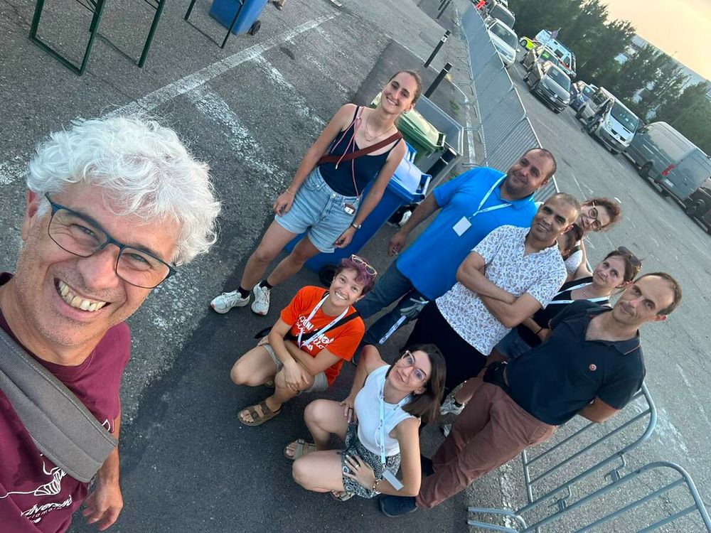 L'assessore Roberto Cavallo con i volontari prima di "entrare in servizio" L'assessore Roberto Cavallo con i volontari prima di "entrare in servizio"