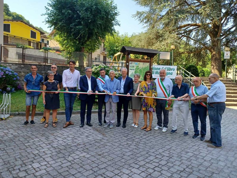 Il taglio del nastro Il taglio del nastro