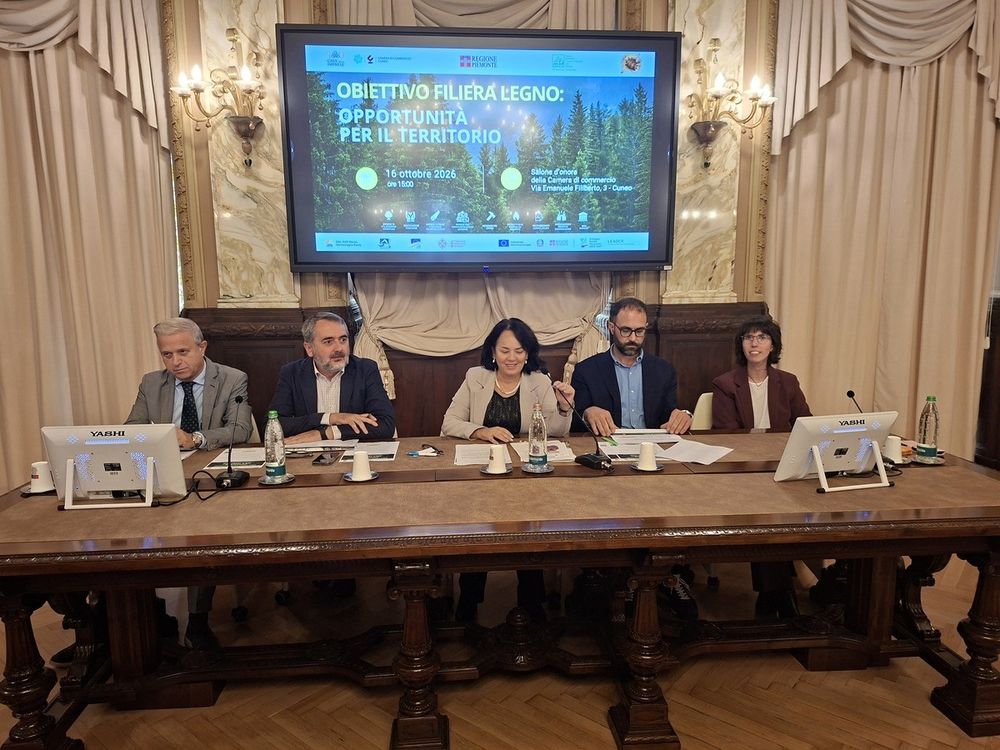 Alcuni momenti dell'incontro tenuto ieri presso la sede della Camera di Commercio di Cuneo