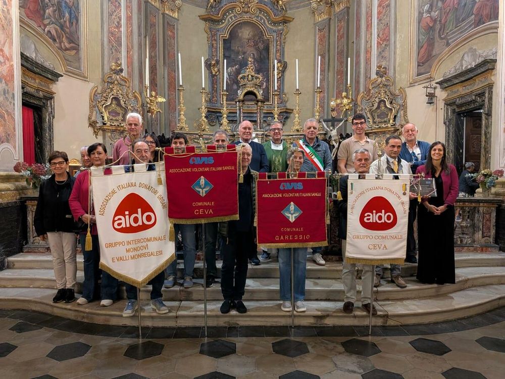 Festa annuale per l'Avis di Garessio, con la consegna dei distintivi ai donatori