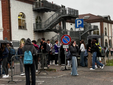 L'ingresso degli allievi al Liceo Scientifico "Cocito"