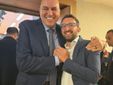 Il Ministro della Difesa Guido Crosetto con Emanuele Bolla, capogruppo di Fratelli d'Italia in Consiglio comunale ad Alba Il Ministro della Difesa Guido Crosetto con Emanuele Bolla, capogruppo di Fratelli d'Italia in Consiglio comunale ad Alba
