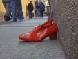 Saluzzo, flash mob con scarpe rosse martedì 25 novembre 2025
