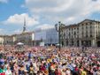 Le decine di migliaia di fedeli accorsi in Piazza Vittorio Veneto a Torino per la messa (Credit: Gianluca Avagnina) Le decine di migliaia di fedeli accorsi in Piazza Vittorio Veneto a Torino per la messa (Credit: Gianluca Avagnina)