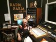 La direttrice della radio, Anna Maria, e una conduttrice, Giovanna. Entrambe immigrate da bambine dall'Italia negli USA