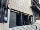 L'ingresso del palazzo di giustizia di Genova L'ingresso del palazzo di giustizia di Genova