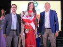 La Bela Trifulera Beatrice Marengo, tra il sindaco di Alba Alberto Gatto e il presidente della Giostra delle Cento Torri Luca Sensibile (Foto Mauro Gallo) La Bela Trifulera Beatrice Marengo, tra il sindaco di Alba Alberto Gatto e il presidente della Giostra delle Cento Torri Luca Sensibile (Foto Mauro Gallo)