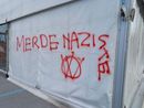 Una delle scritte apparse all'hub vaccinale del Movicentro di Cuneo Una delle scritte apparse all'hub vaccinale del Movicentro di Cuneo