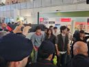 I pro Pal contestano il ministro della Difesa Crosetto al Salone del Libro I pro Pal contestano il ministro della Difesa Crosetto al Salone del Libro