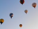 Vent'anni dell'Aero Club di Mondovì, mongolfiere in volo dall'alba