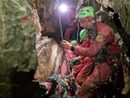Dopo 24 ore di intervento, lo speleologo torinese è fuori dall'Abisso Paperino Dopo 24 ore di intervento, lo speleologo torinese è fuori dall'Abisso Paperino