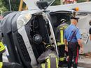 Presso la "rotonda delle Alpi" l'incidente che ha coinvolto un furgone proveniente dalla provinciale per Valdieri Presso la "rotonda delle Alpi" l'incidente che ha coinvolto un furgone proveniente dalla provinciale per Valdieri