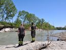 Le ricerche dei volontari di Abdou Ngom nella spiaggia dei Cristalli Le ricerche dei volontari di Abdou Ngom nella spiaggia dei Cristalli